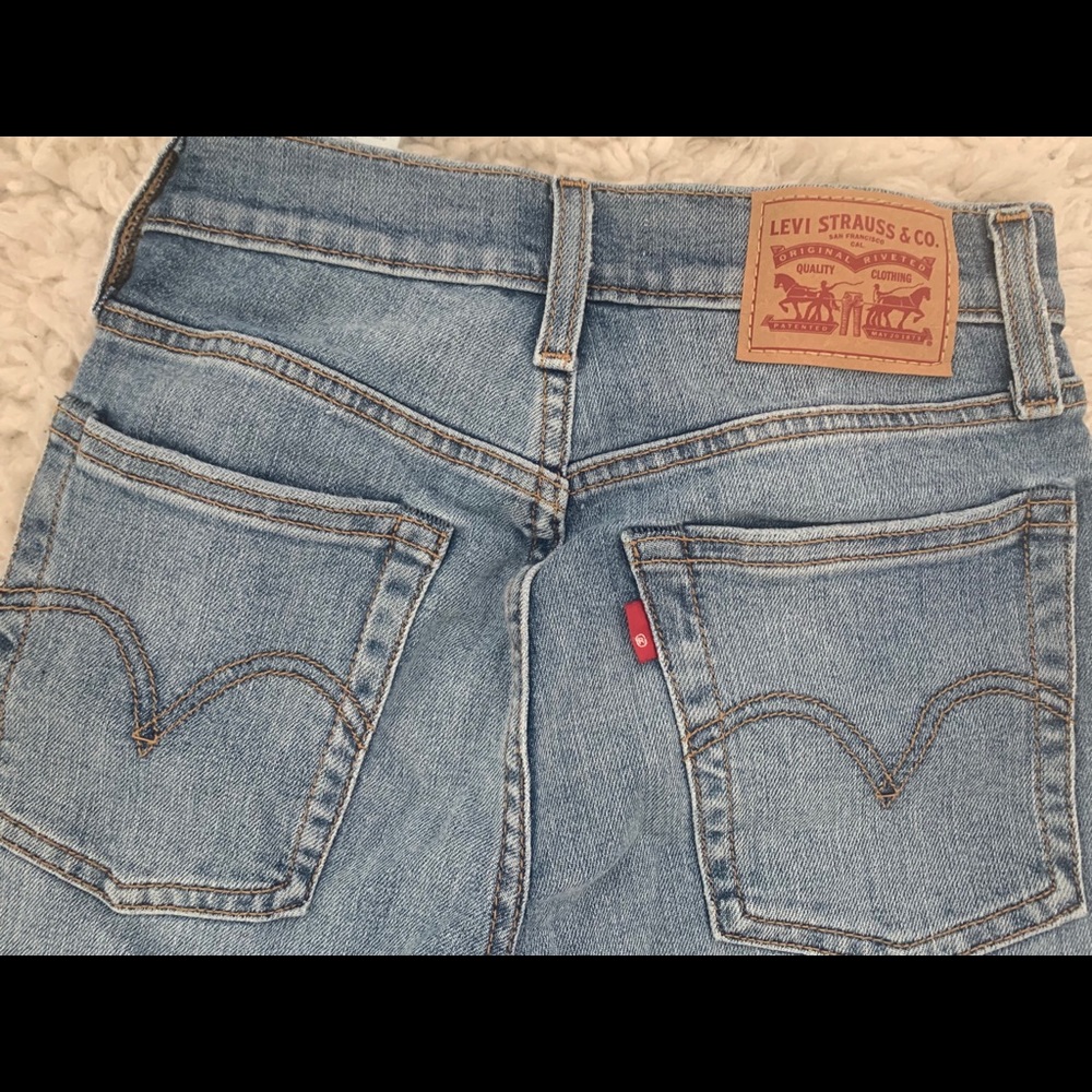 NWOT levi skinny jeans